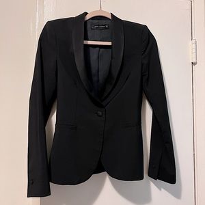 BEAUTIFUL zara blazer - tailored & so flattering